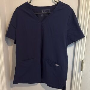 Figs Casma 3 Pocket Scrub Top